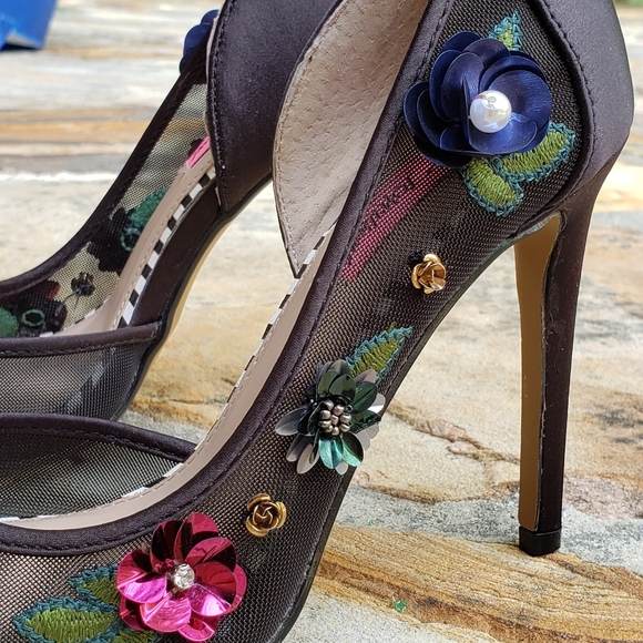 Betsy Johnson Jewel Pump - Picture 7 of 16
